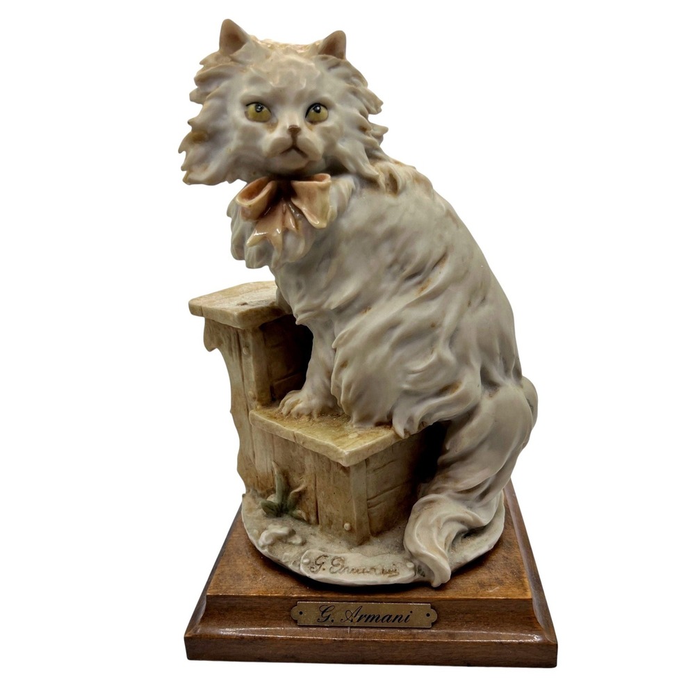 Giuseppe Armani Cat Figurine Cream Excellent Italian Porcelain 1989